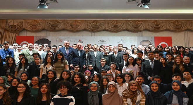 'Türk Gençliği başarı hikayesini dünyaya ispatladı'