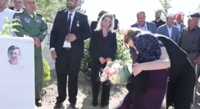 15 Temmuz şehitleri kabirleri başında anıldı
