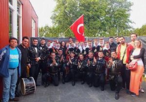 HOLLANDA’YA TÜRK DANSI ÖĞRETTİLER