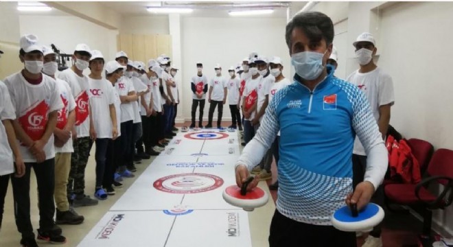 Afgan çocukların Floor Curling heyecanı