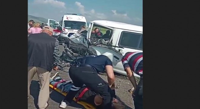 Ardahan yolunda trafik kazası: 6 yaralı