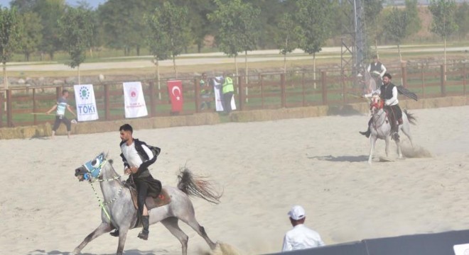 Atlı spor oyunları büyük ilgi gördü