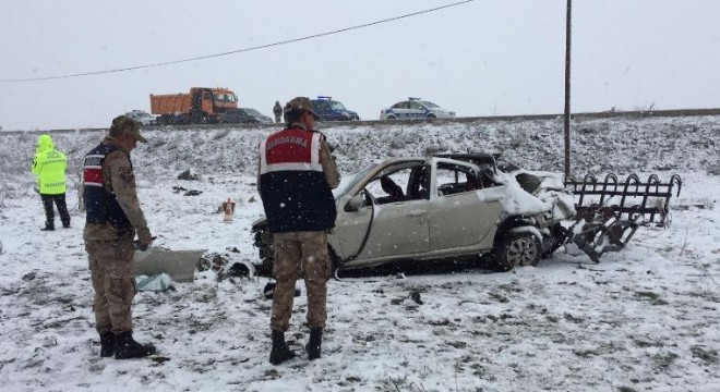 Aşkale Çayköy’de trafik kazası: 1 ölü, 2 yaralı