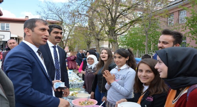 Aşkale’de yetim çocuklar yararına kermes