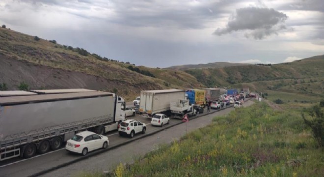 Aşkale’de zincirleme trafik kazası: 8 yaralı