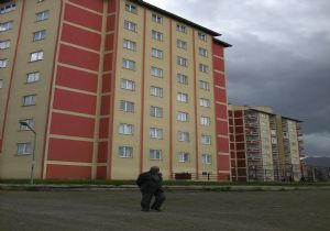 Erzurum da çok katlı bina yanlışı