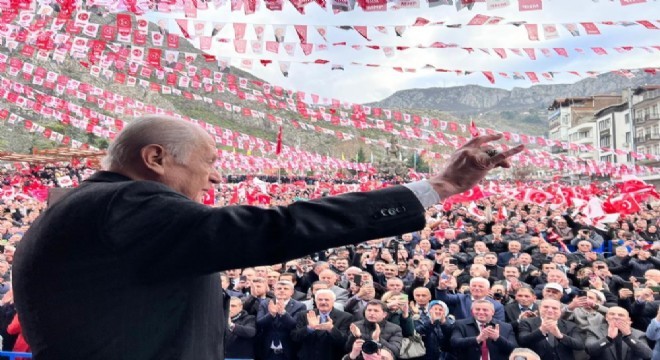 Bahçeli:  Biriz, diriyiz, hep birlikte Türk milletiyiz 