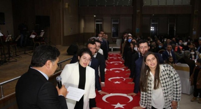 Bayrak üzerine yemin ettiler