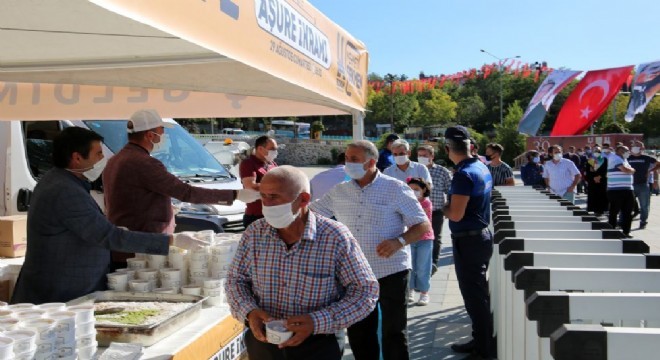 Büyükşehir’den 15 bin kişiye Aşure ikramı