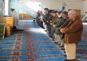 Camimiz çok, imamımız yok..