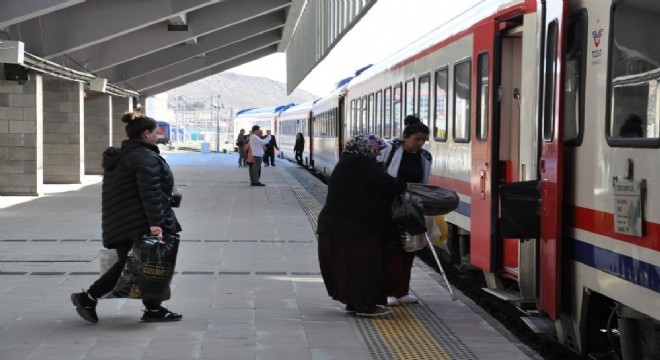 Doğu Ekspresi nde bayram yoğunluğu