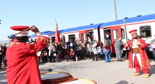 Doğu Ekspresi yolcularına mehterli karşılama