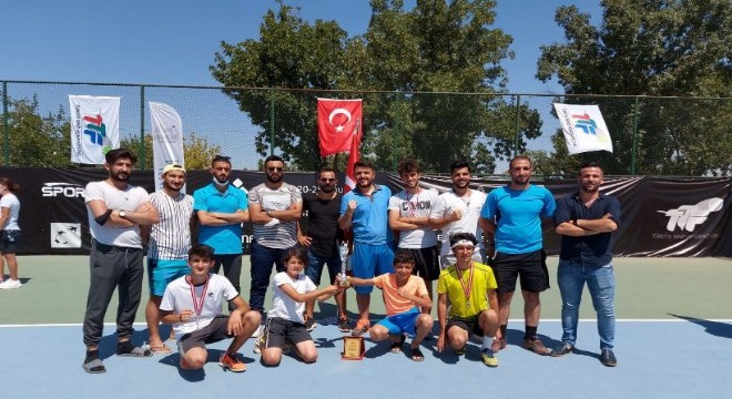 Doğu’da Tenis şöleni