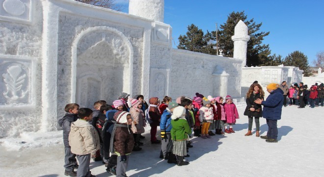 EYOF Sokağı çocuklarla şenlendi