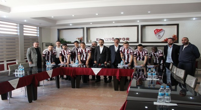 Elazığspor’dan 7 imza