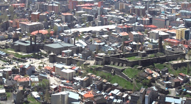 En fazla katılım Köprüköy den