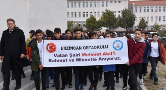 Erzincan’da Vatan Şairi Mehmet Akif Ersoy anıldı