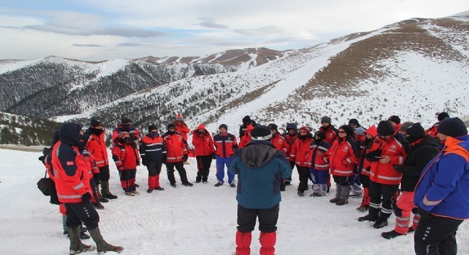 Erzurum AFAD Zigana’da UMKE ile eğitimde