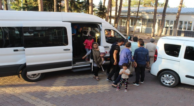 Erzurum – Ağrı yolunda 49 kaçak göçmen yakalandı