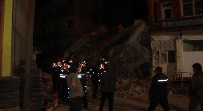 Erzurum’da 5 katlı metruk bina çöktü