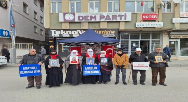 Evlat nöbetindeki ailelerden  teslim olun  çağrısı