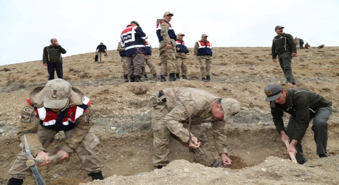 Fidanlar Afrin şehitleri için toprakla buluştu