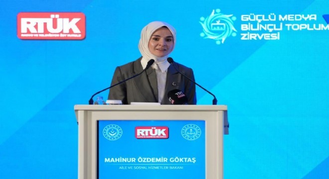 Göktaş:  Medya sadece yansıtmaz, şekillendirir 