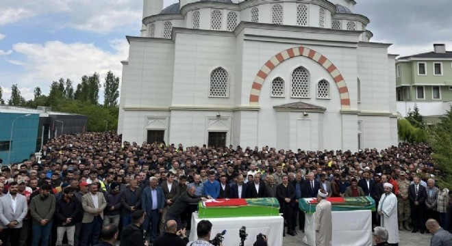 Maden işçileri gözyaşlarıyla uğurlandı