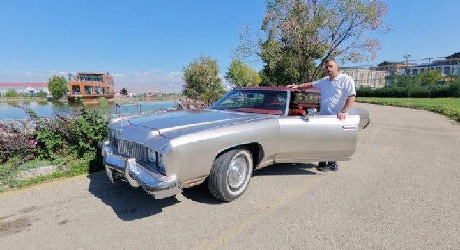 Merhum Türkeş’in otomobili ilk günkü gibi korunuyor