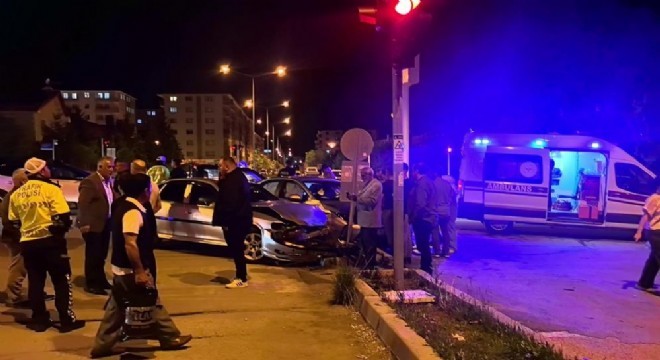 Palandöken de  trafik kazası: 2 yaralı