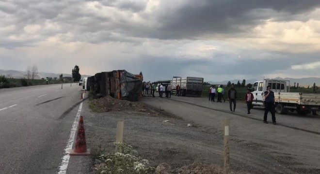 Pasinler - Horasan karayolunda kaza: 1 yaralı