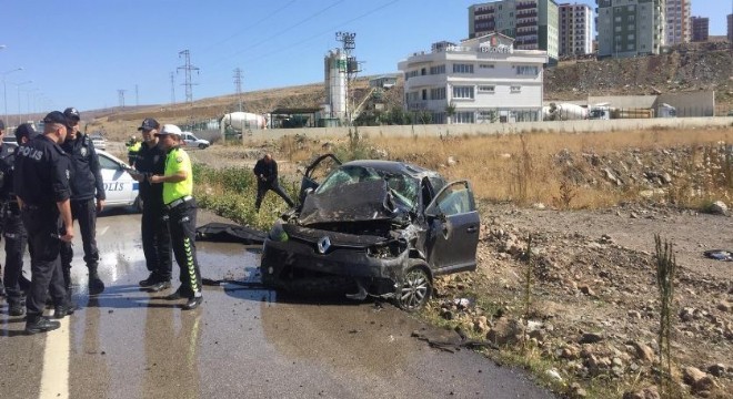 Pasinler yolunda trafik kazası: 2 ölü, 3 yaralı