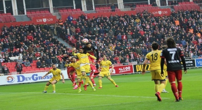 Samsunspor Ankaragücüne puan verdi: 1-1