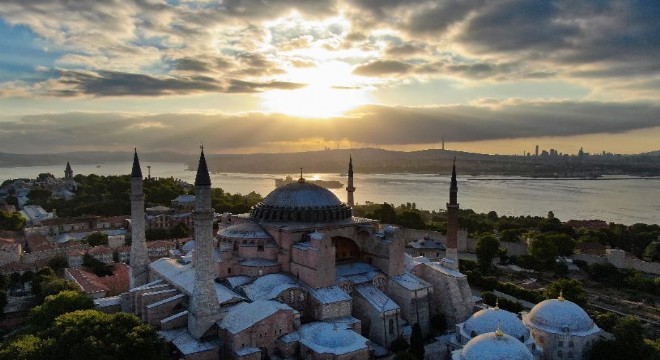 Tarihi kararın ardından Ayasofya’da gün doğumu