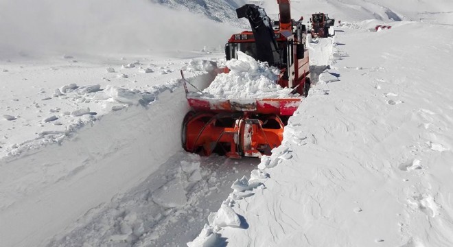 Tekman Çimenli’de karla mücadele