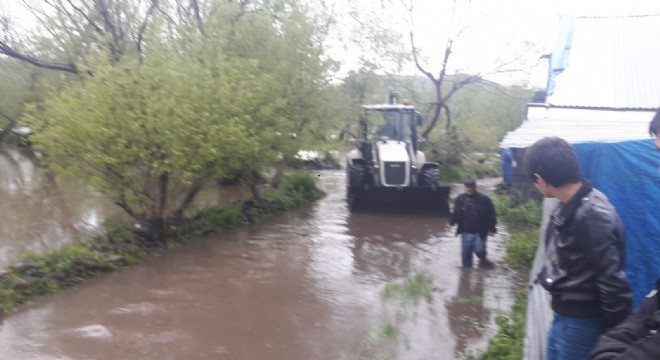 Tora Deresi taştı, Kazlı köyü su altında kaldı