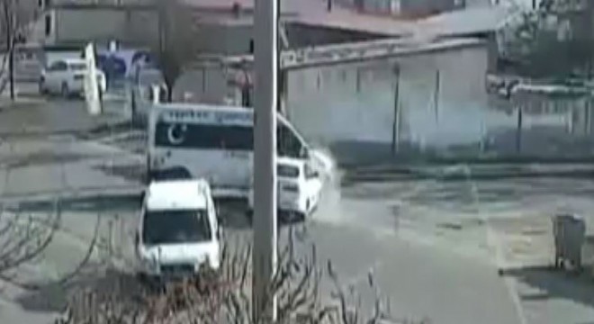 Trafik kazaları kameralara yansıdı