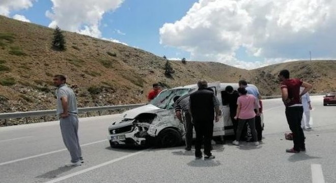 Trafik kazasında kolu koptu