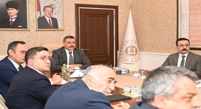 Uzundere de heyelan gündemi