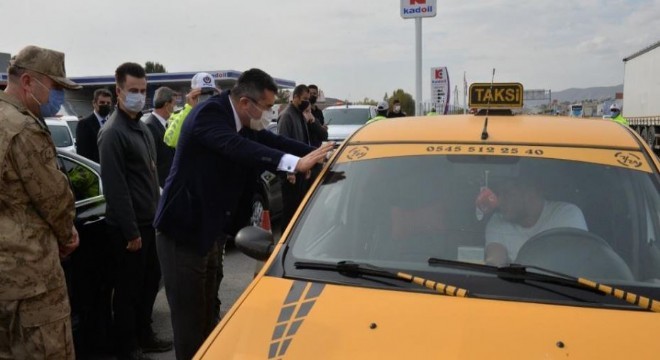 Vali Memiş trafiği denetledi