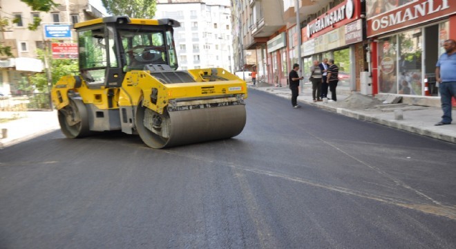 Yakutiye, merkezde asfalt çalışıyor