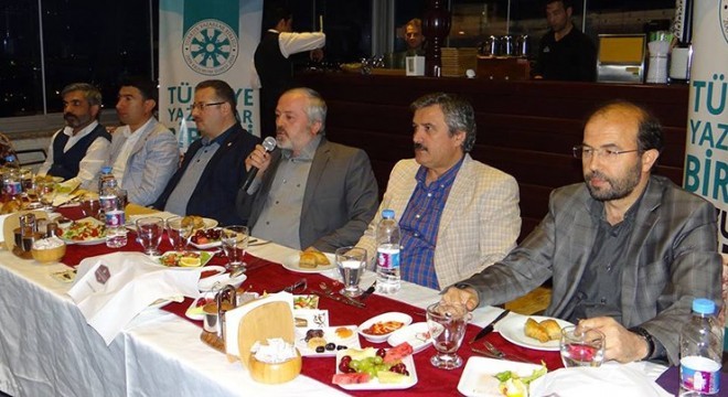 Yazar ve Şairler TYB iftarında buluştu