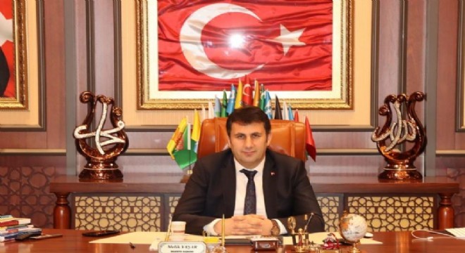 Yaşar’dan Anneler Günü mesajı