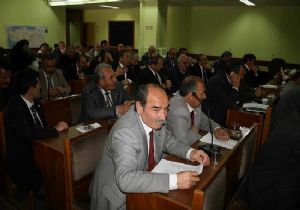 MECLİS ORTA YOLU BULAMADI
