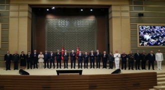 'Rabbim Devletimizi payidar, Milletimizi aziz eylesin'