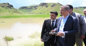 Baruş kayıp çobanı arama çalışmalarını denetledi