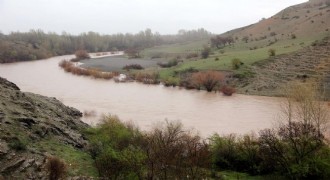 Karasu ve Fırat’ın debileri arttı