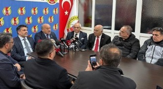 Oltu'da araç yangını