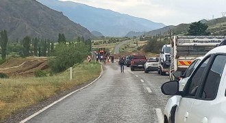 Oltu'da sağanak yağış ulaşımı aksattı