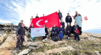 Şehitler için zirveye tırmandılar